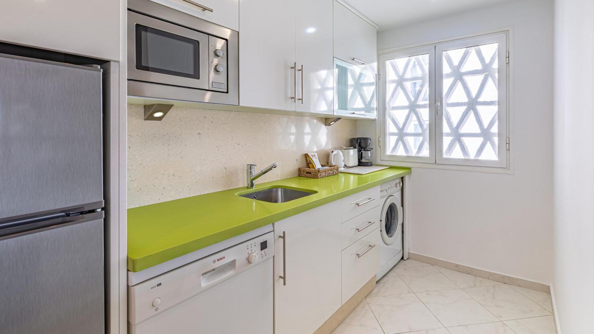 Vacation Marbella I Sea Views, 24-7 Security, Parking, Walk To Everything In Luxurious Puerto Banus מראה חיצוני תמונה
